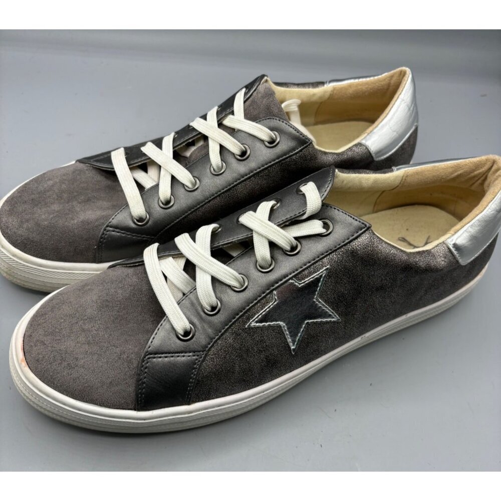 Boutique By Corkys Star Gaze Womens Sneakers Size 11 Gray White Faux Leather